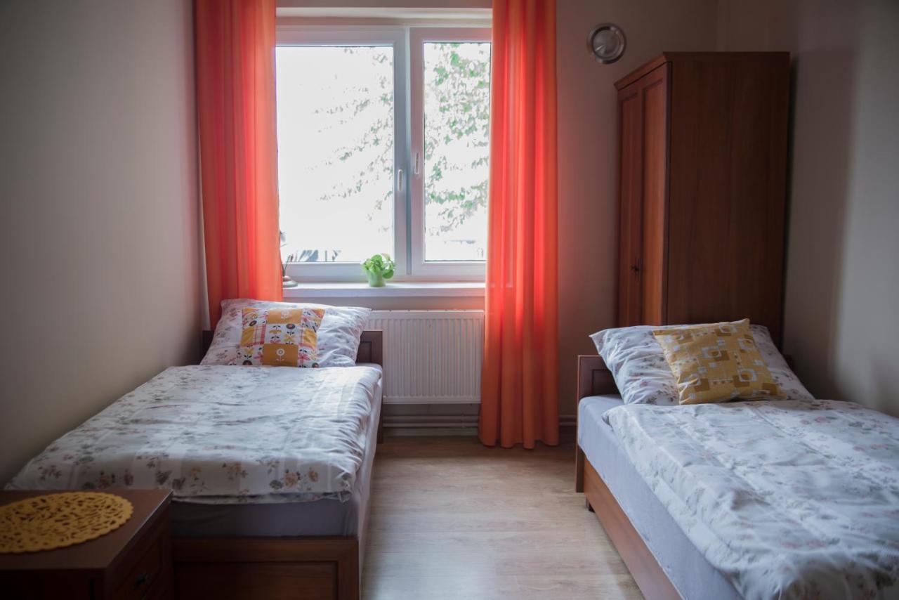 Pod Kogucikiem Aparthotel Krzyzanowice Kültér fotó