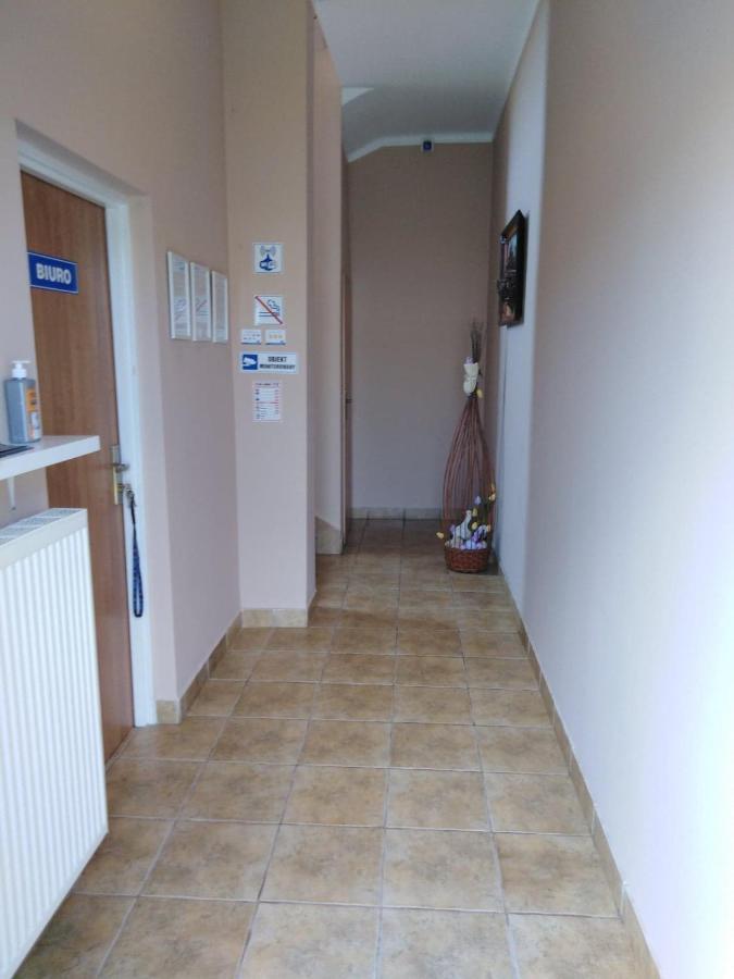 Pod Kogucikiem Aparthotel Krzyzanowice Kültér fotó