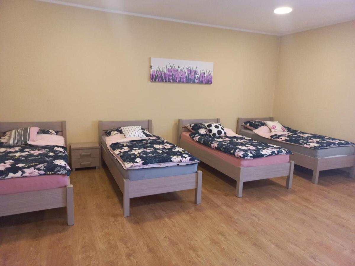 Pod Kogucikiem Aparthotel Krzyzanowice Kültér fotó