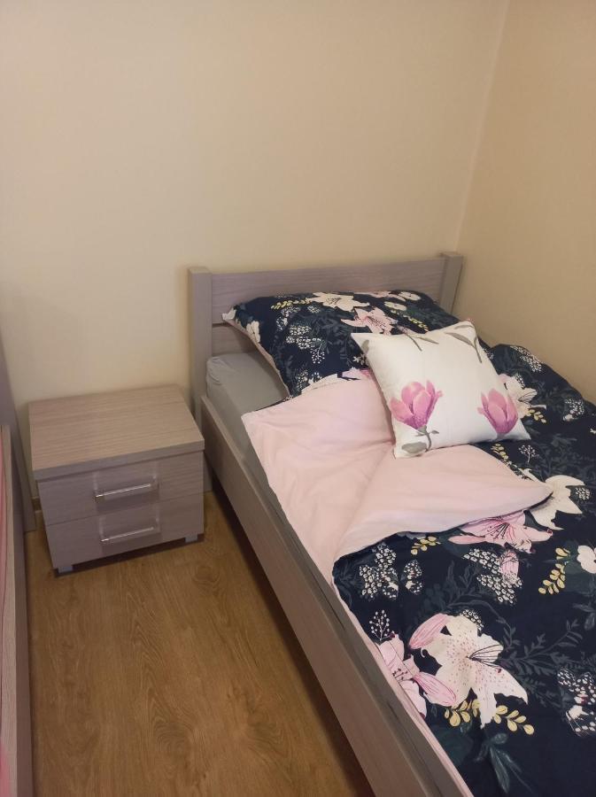 Pod Kogucikiem Aparthotel Krzyzanowice Kültér fotó